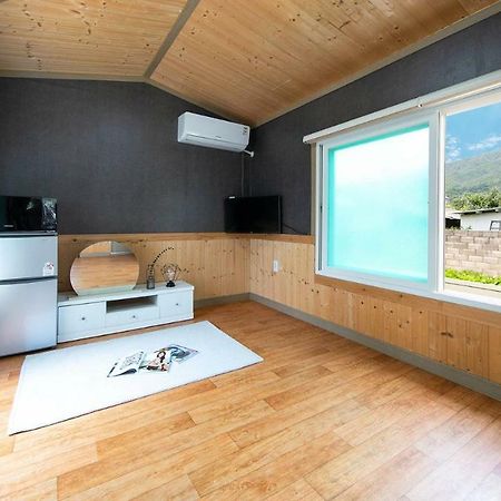 Samcheok Sol Beach Pension Екстер'єр фото