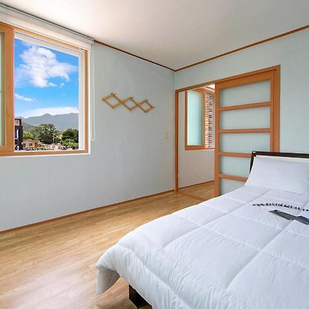 Samcheok Sol Beach Pension Екстер'єр фото