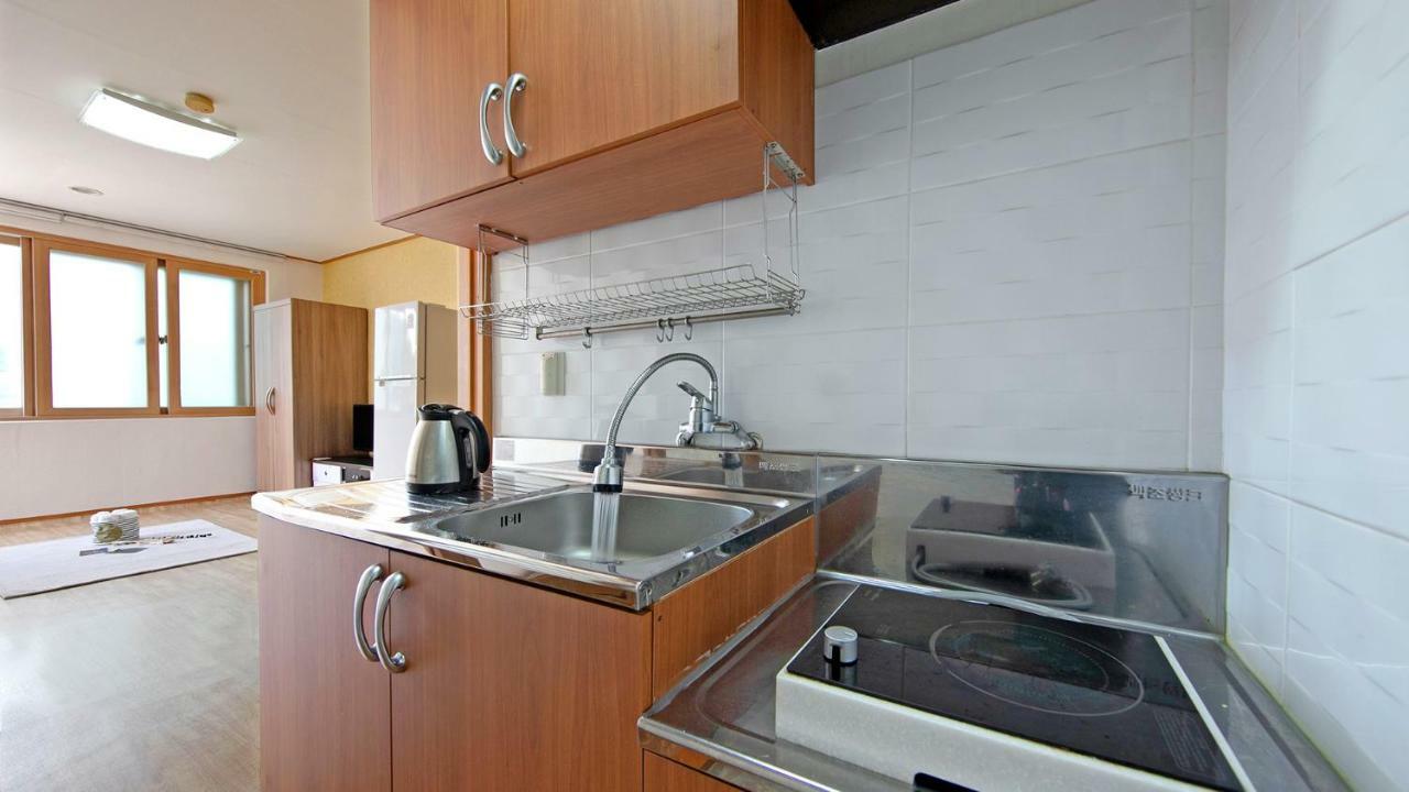 Samcheok Sol Beach Pension Екстер'єр фото