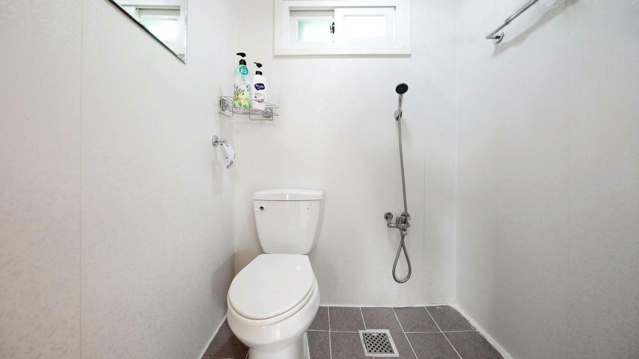 Samcheok Sol Beach Pension Екстер'єр фото