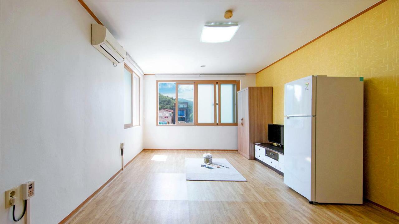 Samcheok Sol Beach Pension Екстер'єр фото