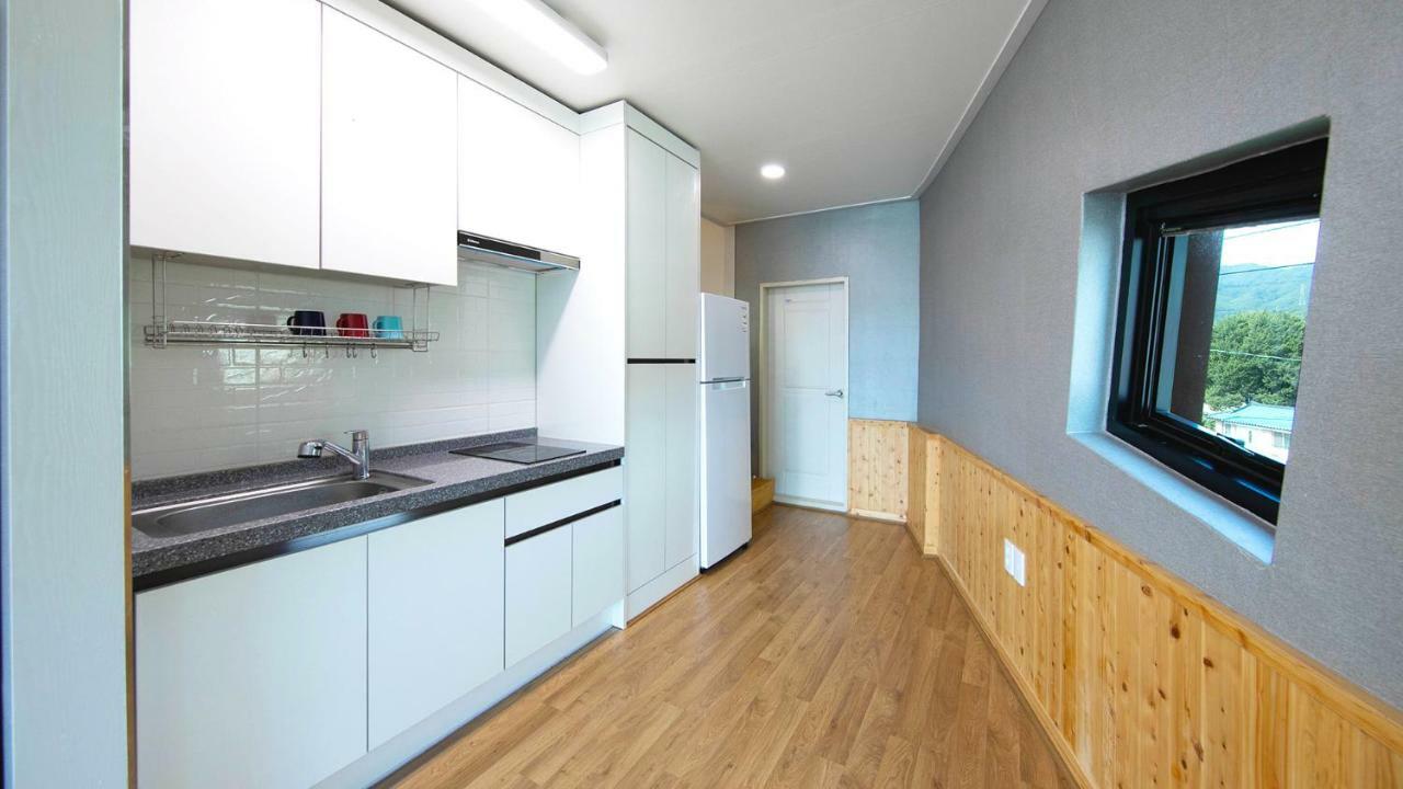 Samcheok Sol Beach Pension Екстер'єр фото