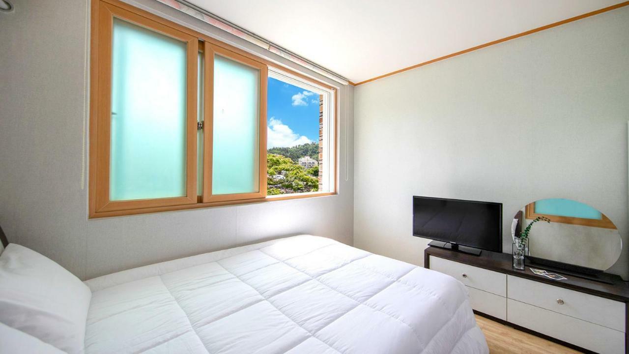 Samcheok Sol Beach Pension Екстер'єр фото