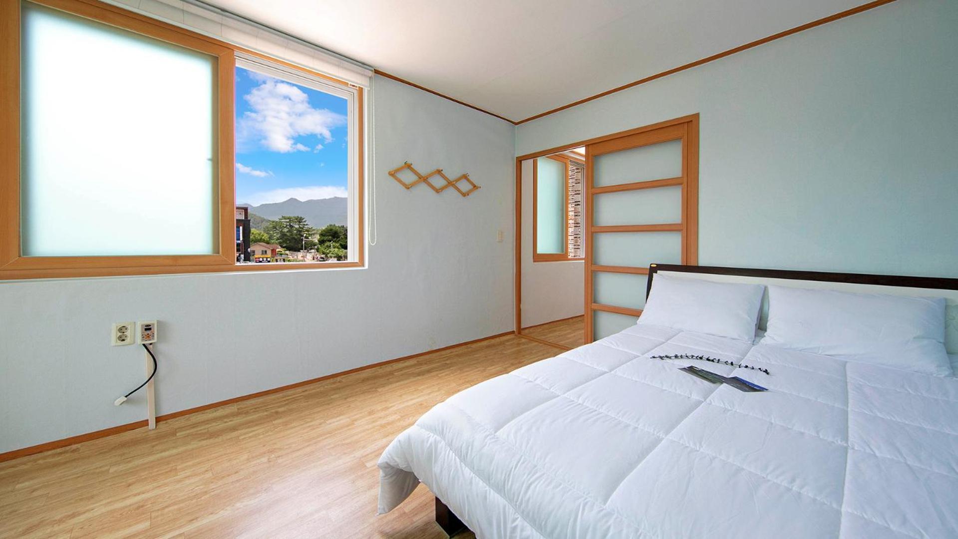 Samcheok Sol Beach Pension Екстер'єр фото