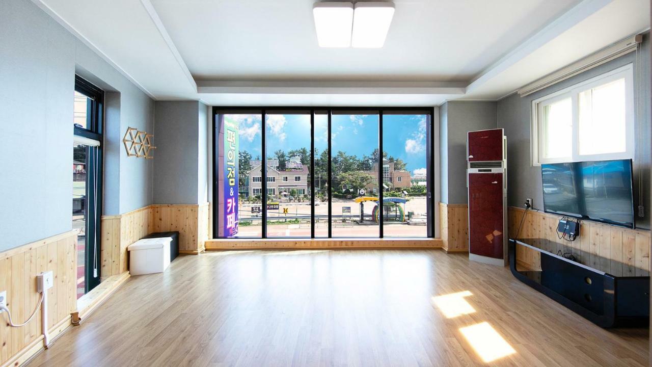 Samcheok Sol Beach Pension Екстер'єр фото
