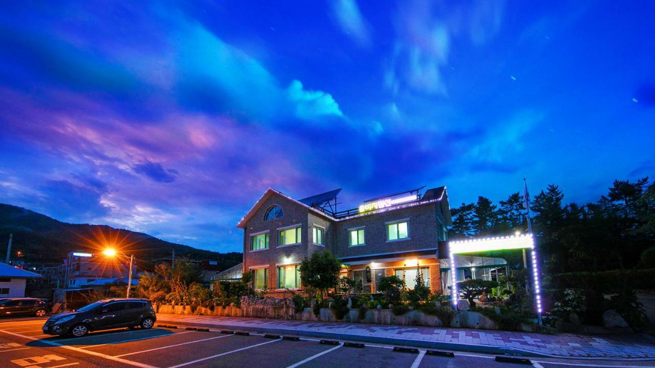 Samcheok Sol Beach Pension Екстер'єр фото